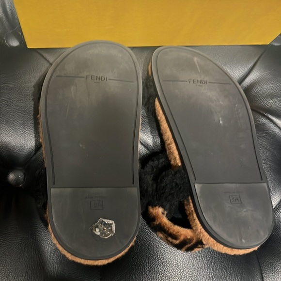 Fendi fur sandals 39.5